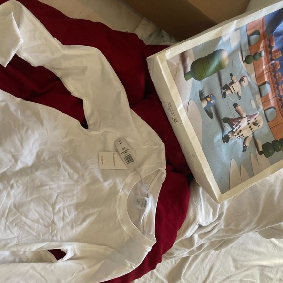 Aritzia Sunday Best SinchSeamless™ Willow Hip Longsleeve - White - With Tags! - Picture 3 of 6